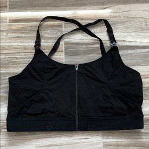 Hands free pumping bra